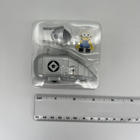 Minion Dave Gru’s Car Ride On R01 by Dream Tomica Takara Tomy From Japan - FUN! - Picture 11 of 11